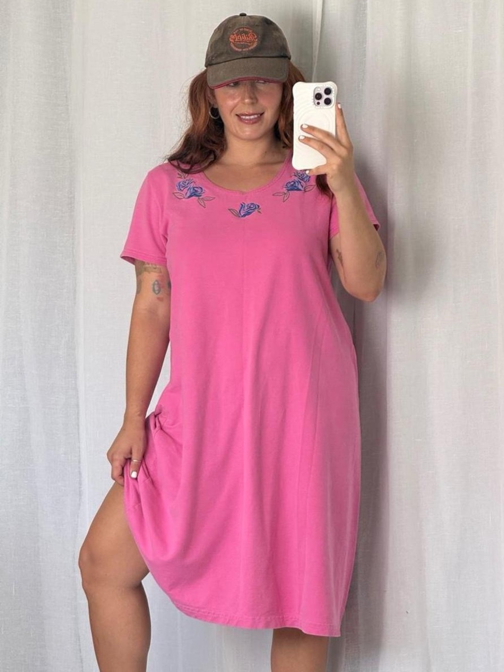 vintage hot pink embroidered rose t-shirt dress ୨୧